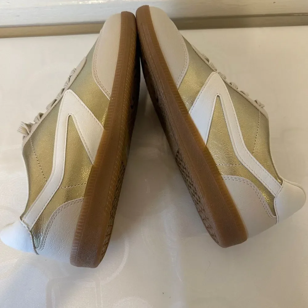 Dolce Vita Women’s Gold and White Sneakers size 7 1/5 new